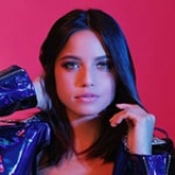 Escuchar Canciones de Emilia