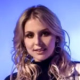 Escuchar Canciones de Nicole Natalino